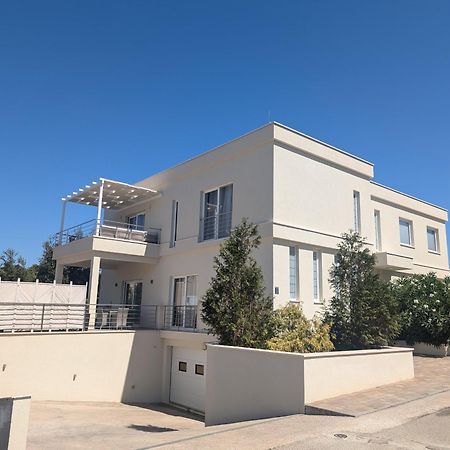 Villa Kora - Luxury Holiday Apartments 룸바르다 외부 사진