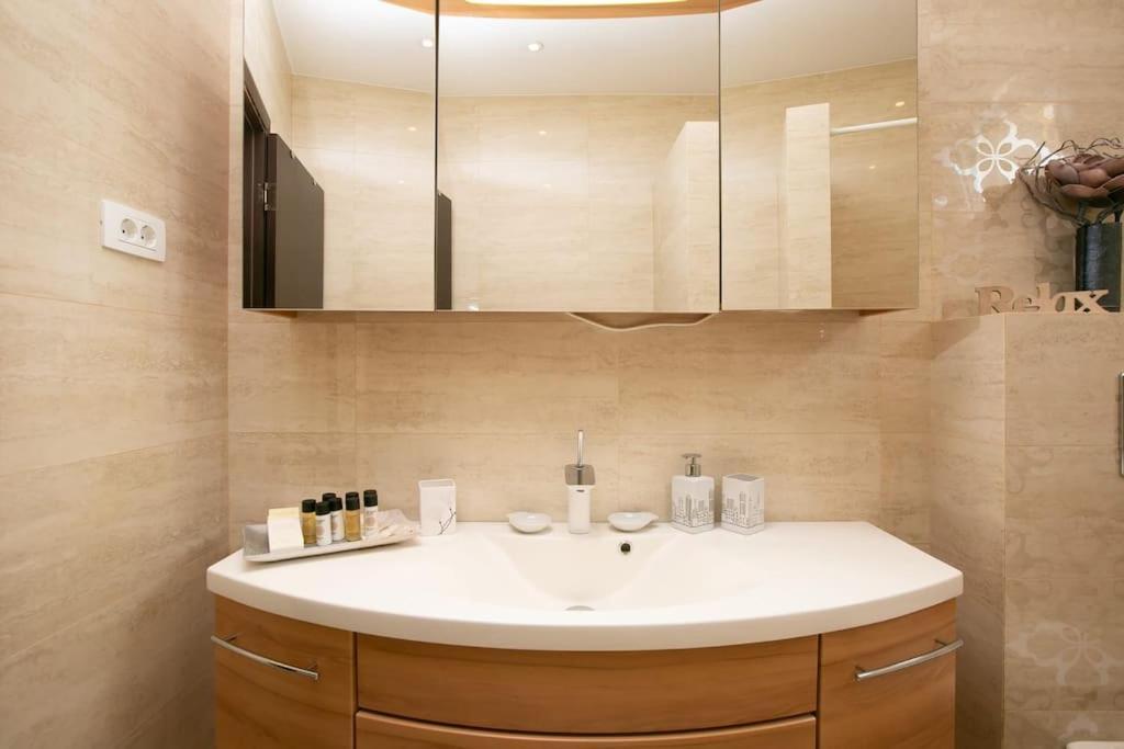 Villa Kora - Luxury Holiday Apartments 룸바르다 외부 사진