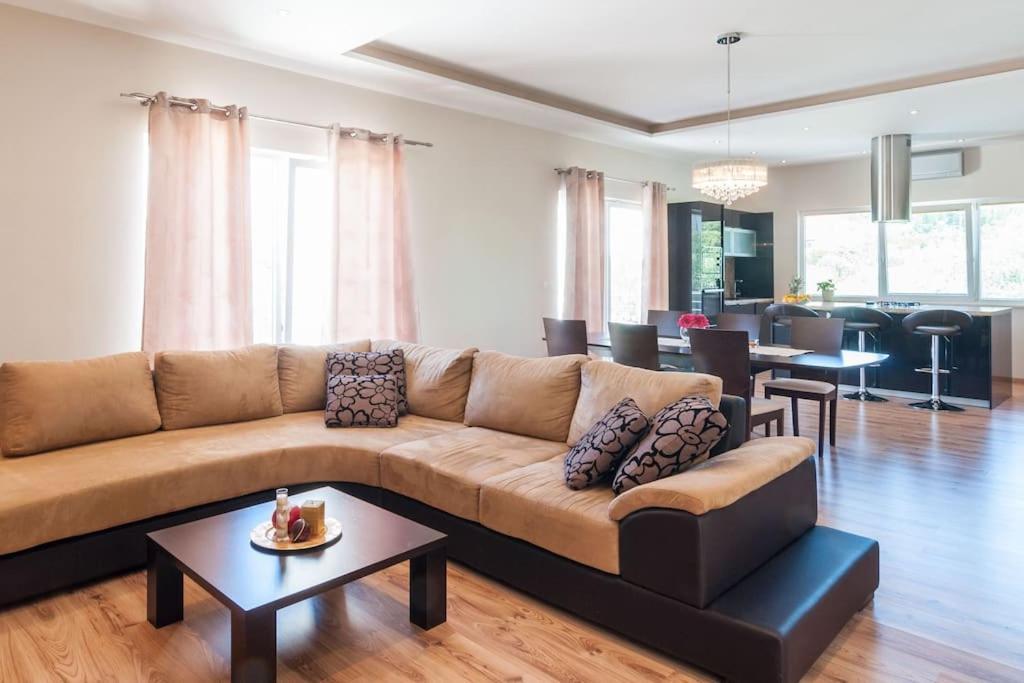 Villa Kora - Luxury Holiday Apartments 룸바르다 외부 사진
