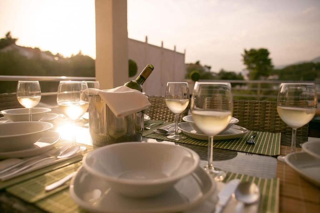 Villa Kora - Luxury Holiday Apartments 룸바르다 외부 사진