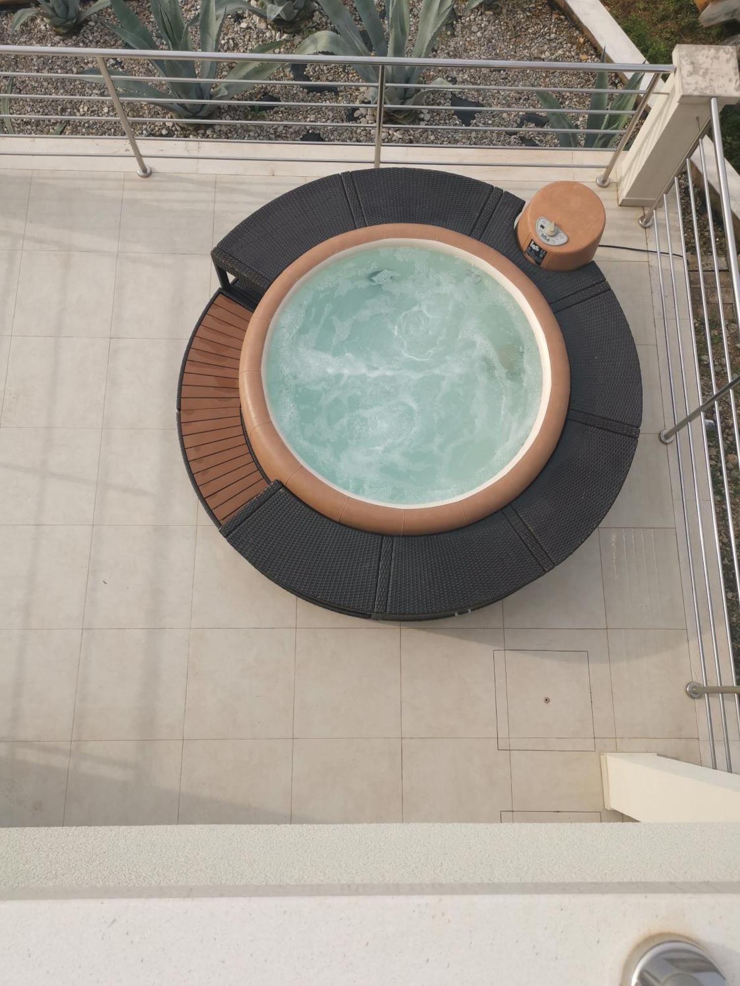 Villa Kora - Luxury Holiday Apartments 룸바르다 외부 사진